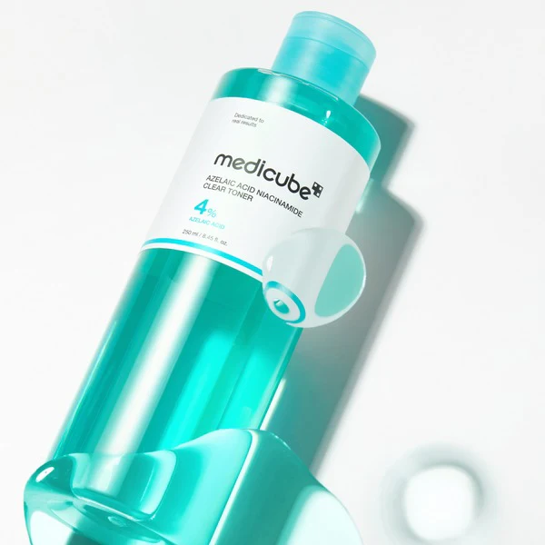 MEDICUBE Azelaic Acid Niacinamide Clear Toner 250ml - Image 4