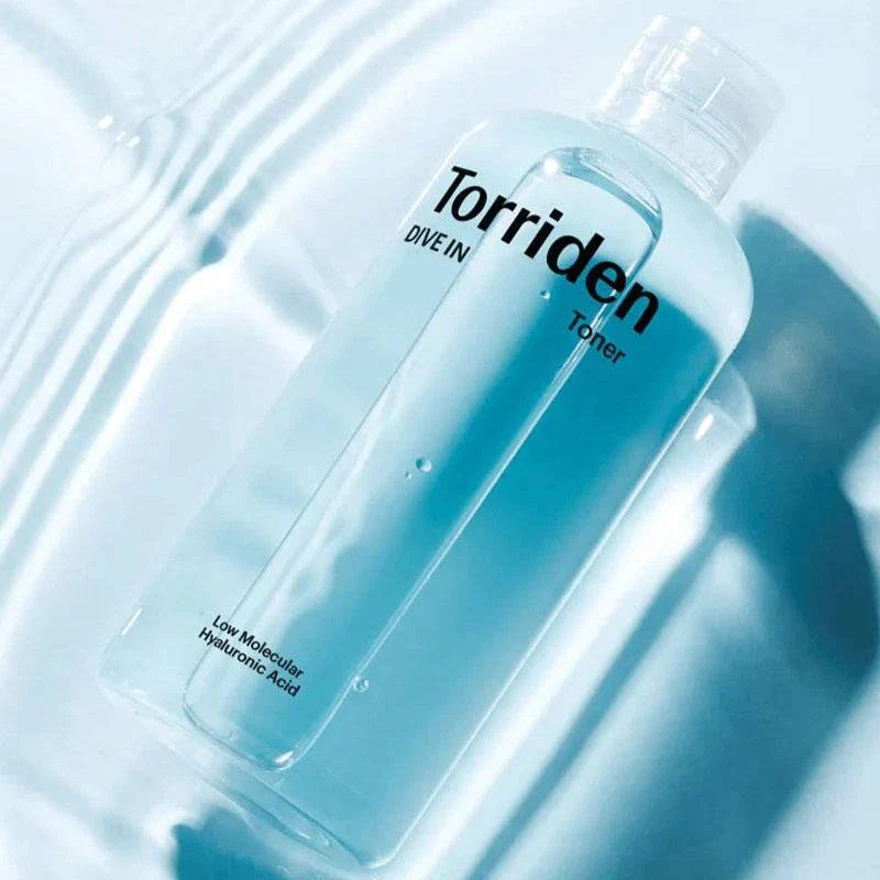 TORRIDEN Dive-In Low Moledulcar Hyaluronic Acid Toner 300mL - Image 2